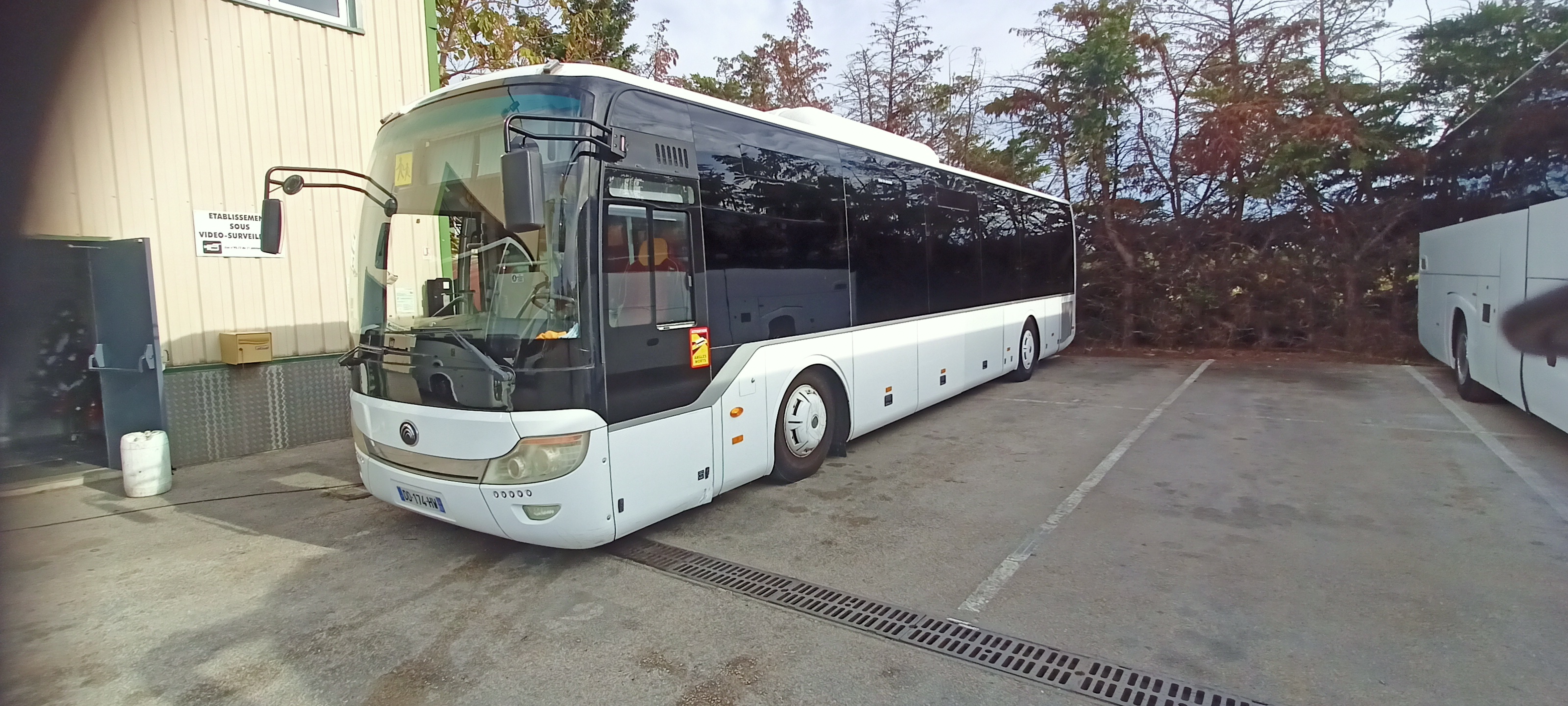 Yutong EC12 mixte PMR Olicars Toulon